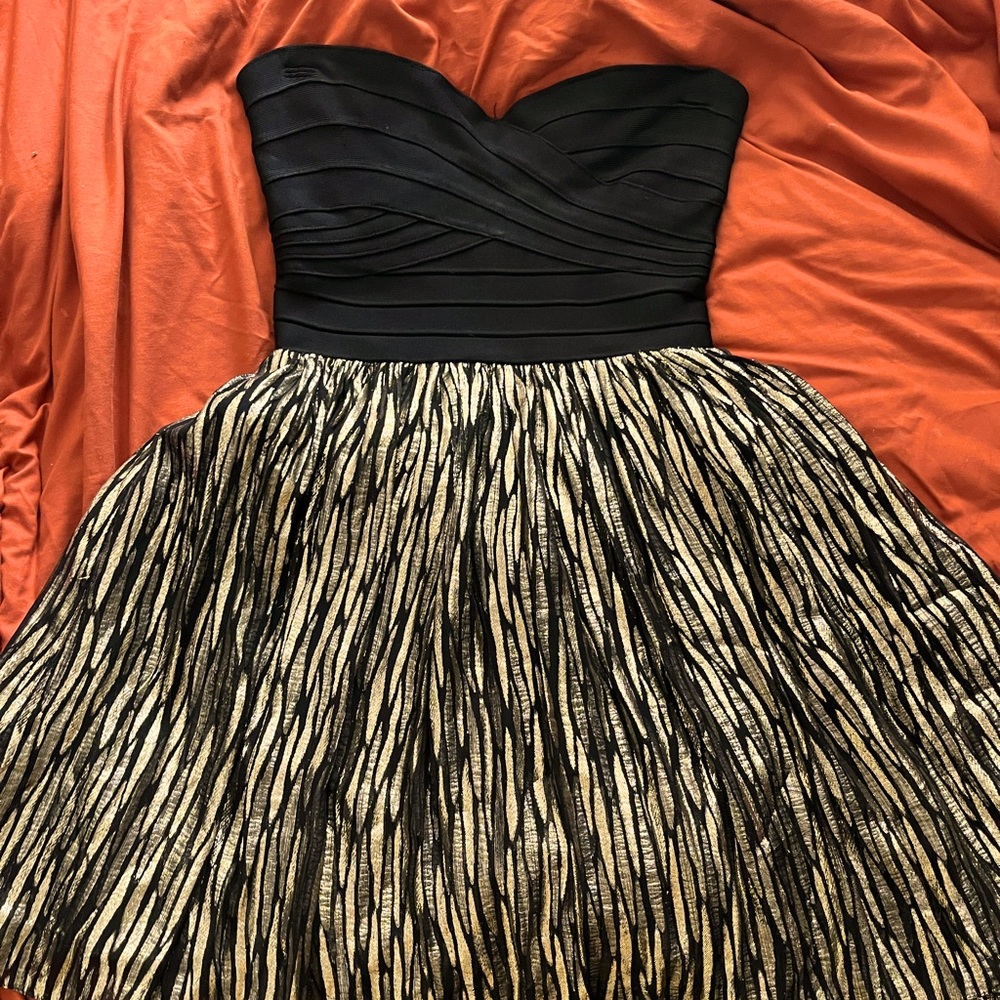 COCKTAIL DRESS Metallic Silk ERIN FETHERSON Black Bandage Fitting SIZE SMALL